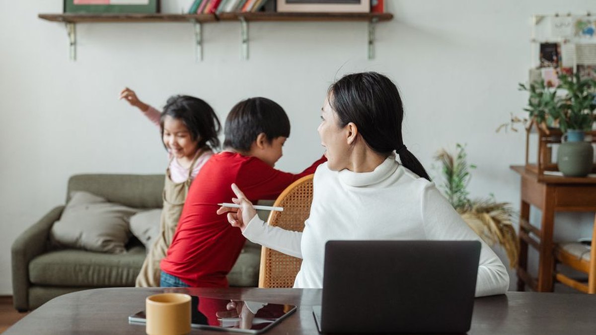 Staying Connected in Japan with Kids: eSIMs & WiFi (2026)